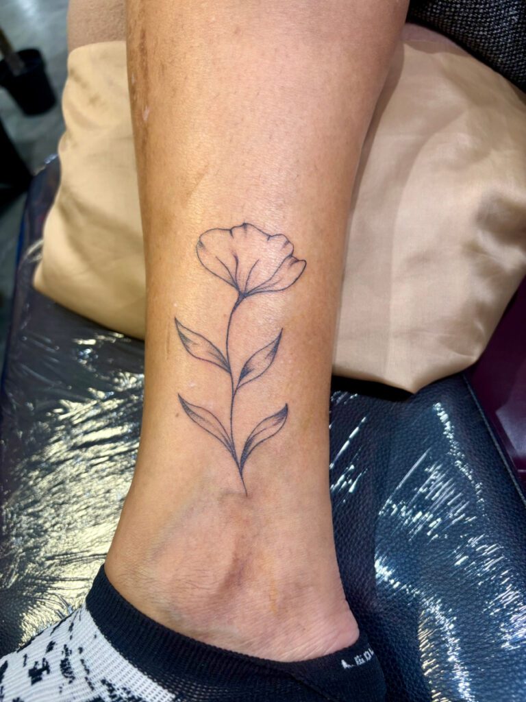 Fragments Delle Tatouage Traits Fins Bazas Realisations 3