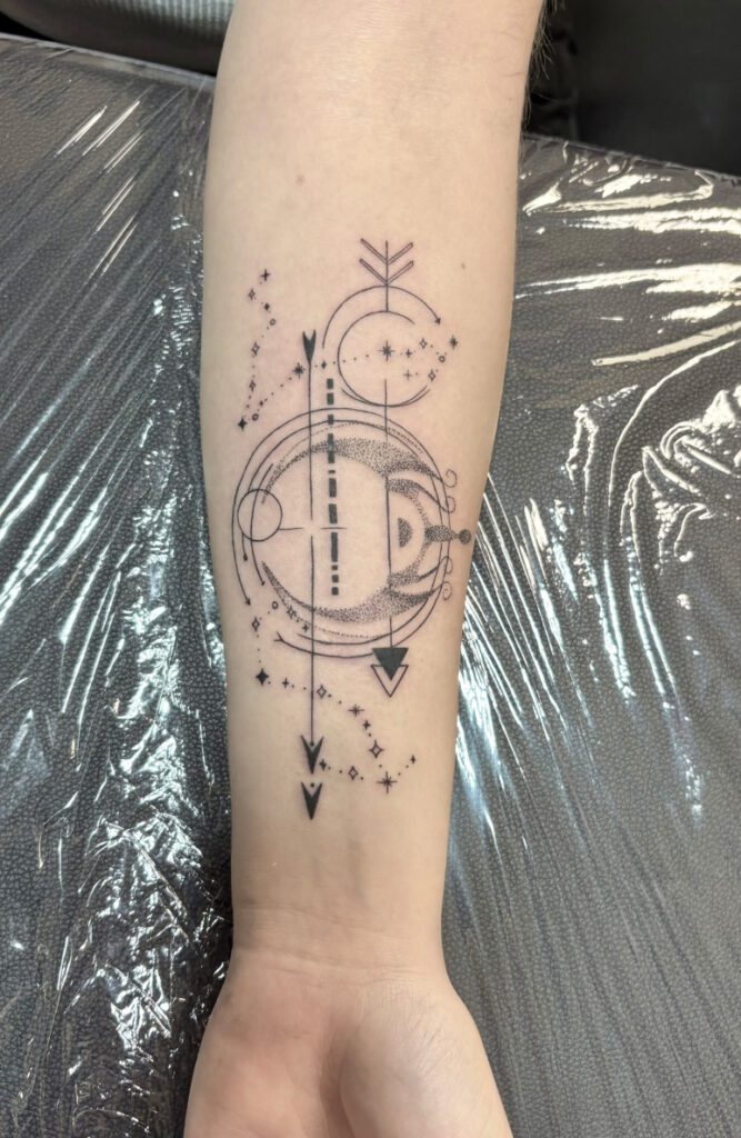 Fragments Delle Tatouage Traits Fins Bazas Realisations 5