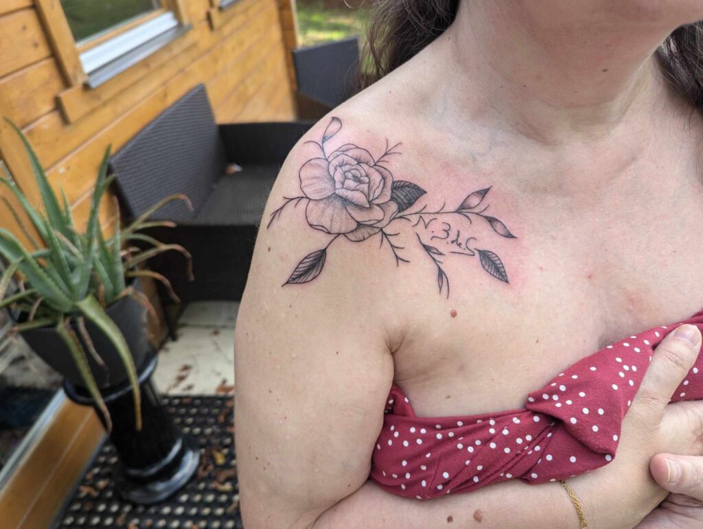 Fragments Delle Tatouage Traits Fins Bazas Realisations 7 1