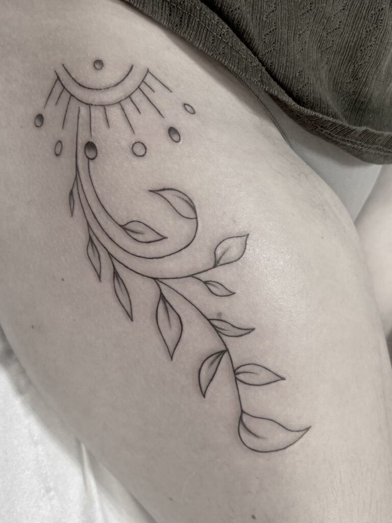 Fragments Delle Tatouage Traits Fins Bazas Tatouage Cuisse 1