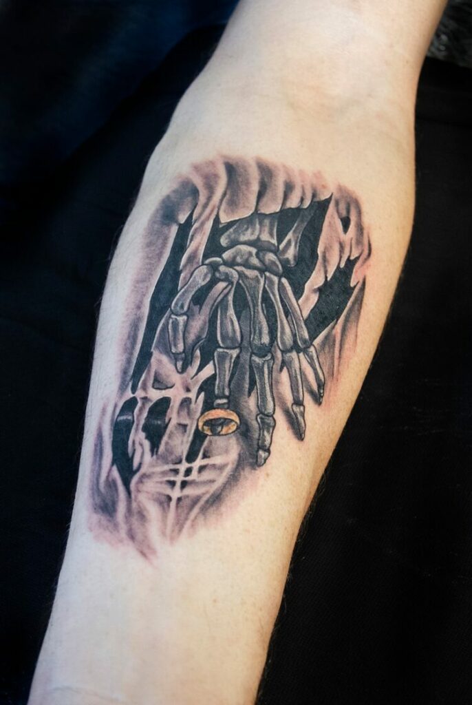 Fragments Delle Tatouage Traits Fins Bazas Tatouage Mon Precieux Seigneur Des Anneaux Homme E1666166048403