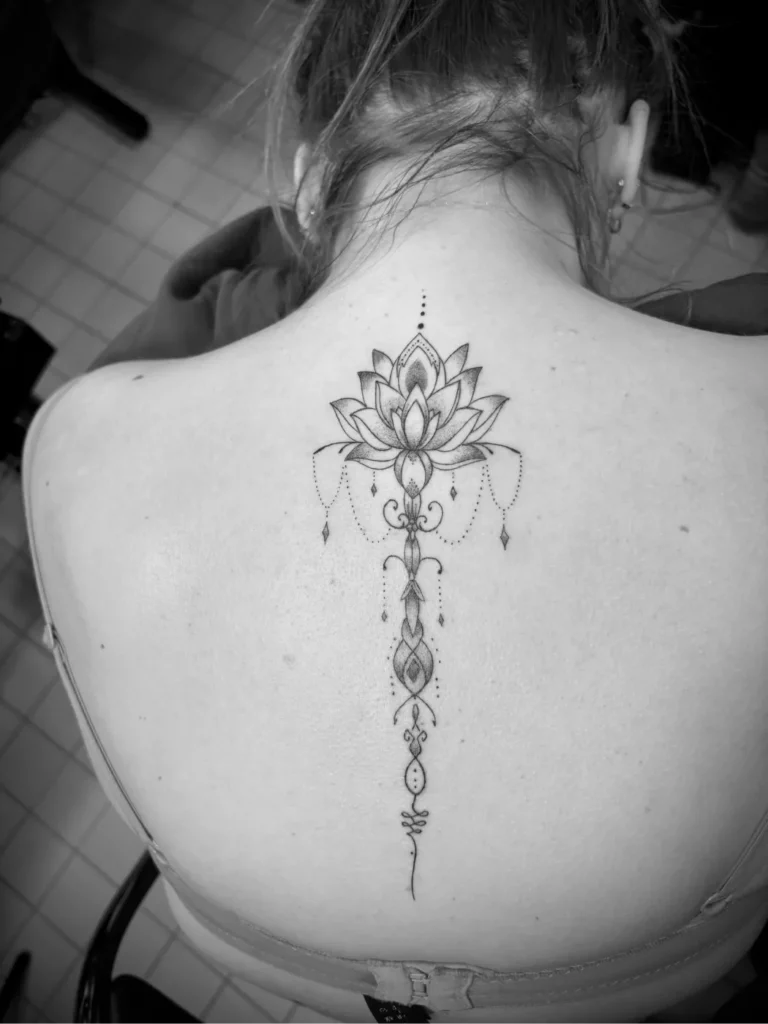Fragments Delle Tatouage Traits Fins Bazas IMG 2068 1