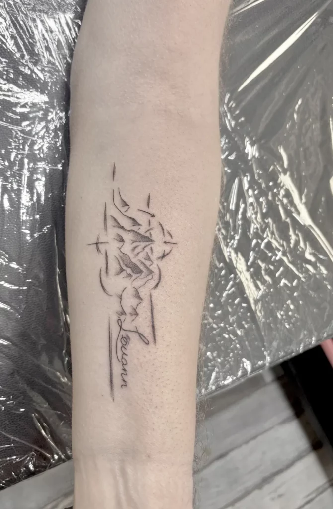 Fragments Delle Tatouage Traits Fins Bazas IMG 2306 1