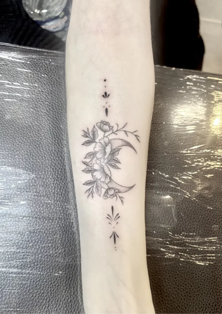 Fragments Delle Tatouage Traits Fins Bazas IMG 3396 1